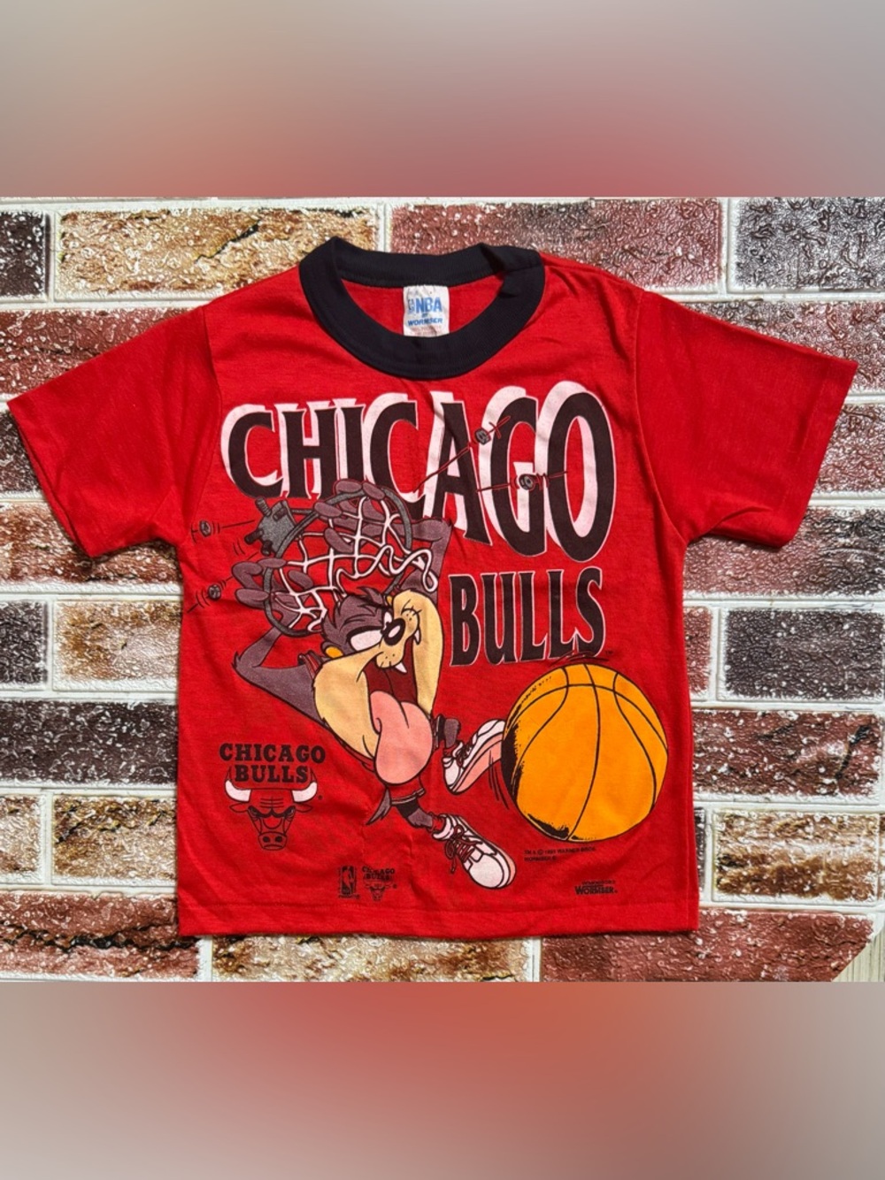 90s Vintage 1993 Chicago Bulls x Tax Looney Tunes Basketball t-shirt Boys 8 read